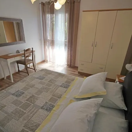 Apartments With Parking Space Zadar - Diklo, Zadar - 5875 *